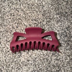 Maroon claw clip